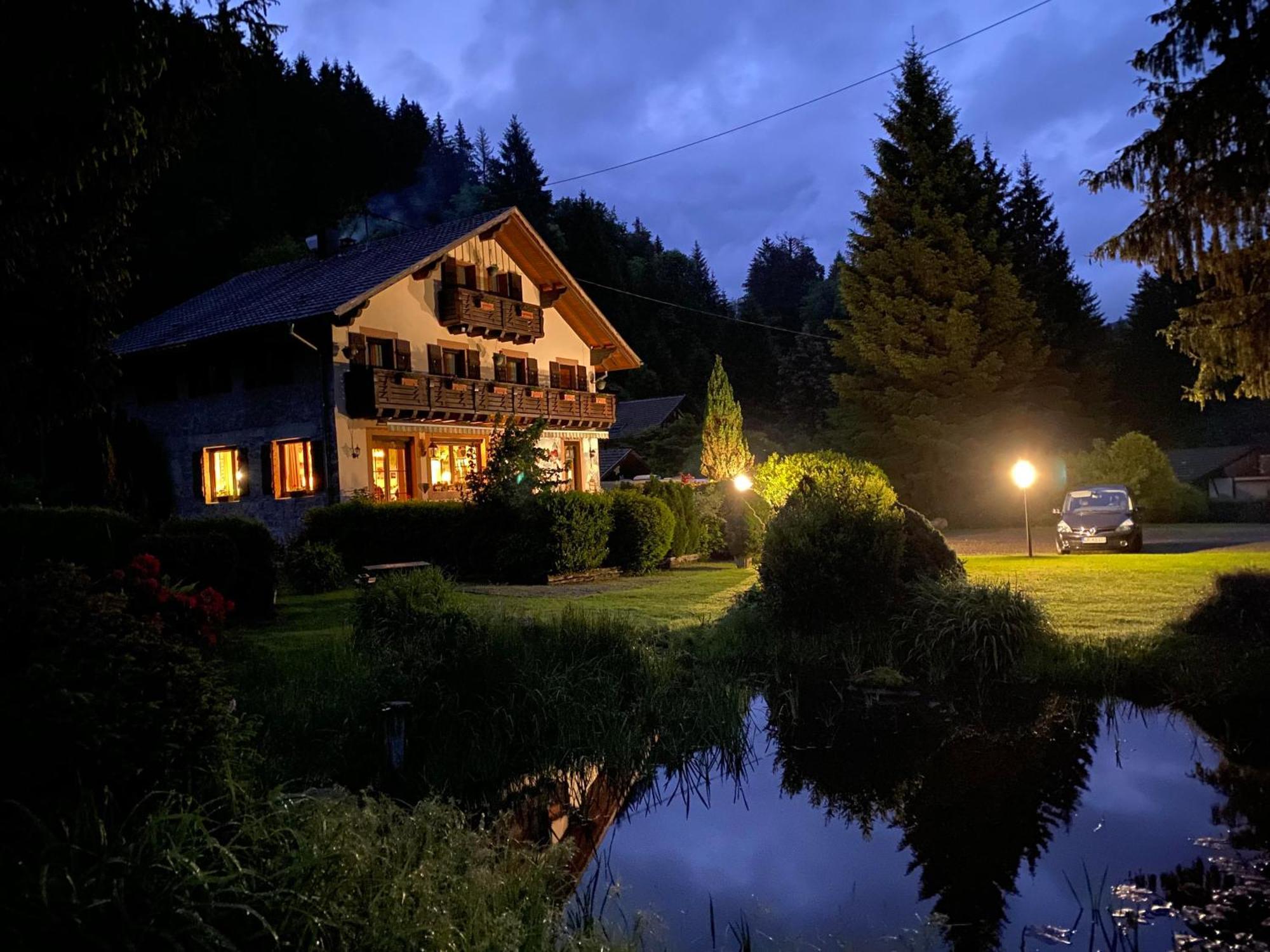 Chambres D'Hotes Des Cascades St-Nicolas Kruth المظهر الخارجي الصورة